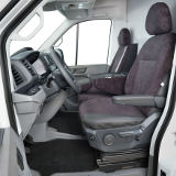 Sitzbezug in einem VW Crafter mit Beifahrer-Doppelbank mit klappbarer Lehne